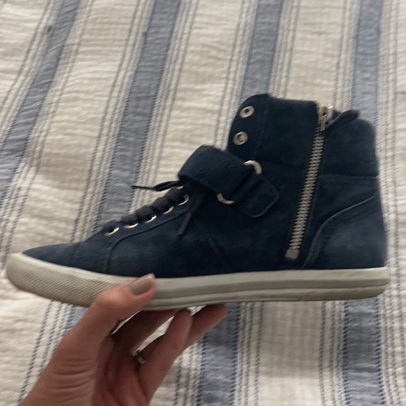 Prada sneakers - Picture 3 of 3